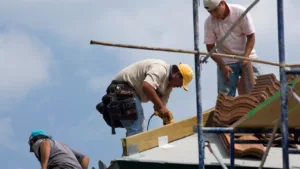 Quel est le taux horaire d'un couvreur